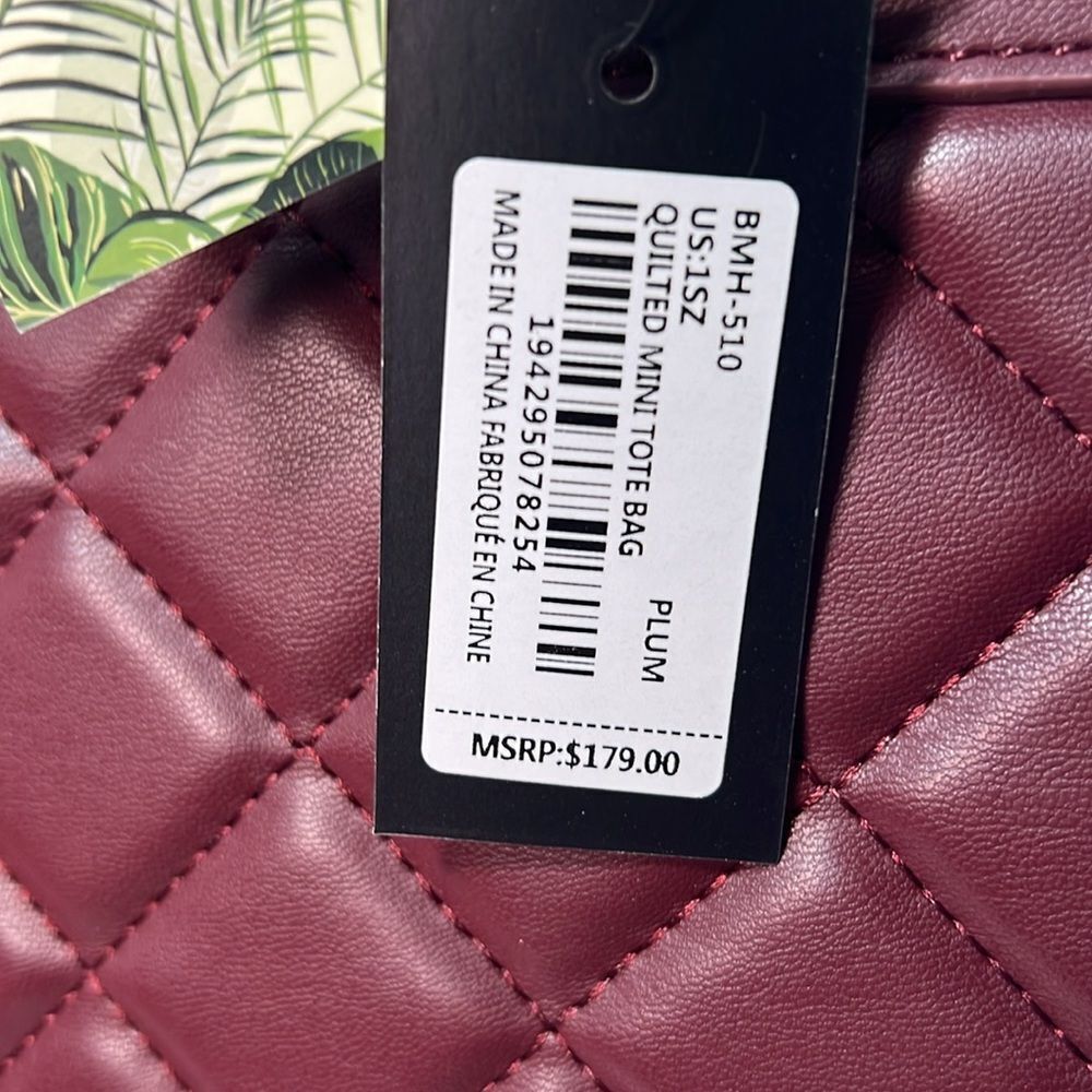 Beautiful Badgley Mischka Burgundy Quilted Tote Purse. P16 - Picture 4 of 7